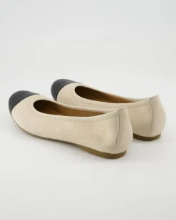 64.126.12 Ballerinas in Beige