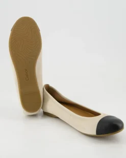64.126.12 Ballerinas in Beige