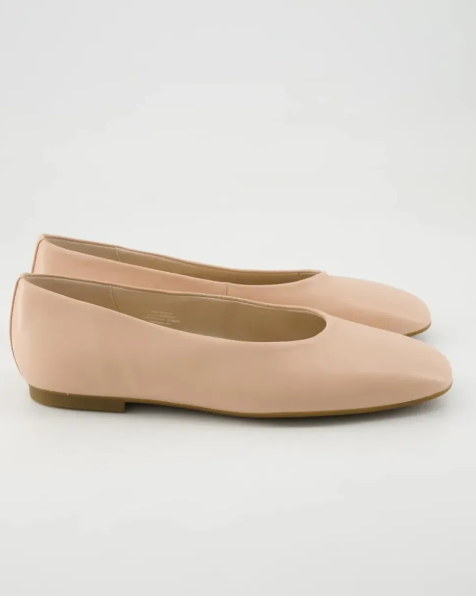 64.140.22 Ballerinas in Beige