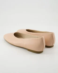64.140.22 Ballerinas in Beige
