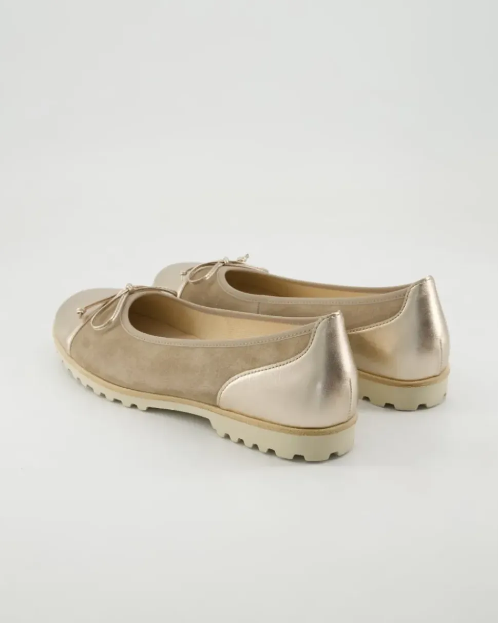 64.100.12 Ballerinas in Beige