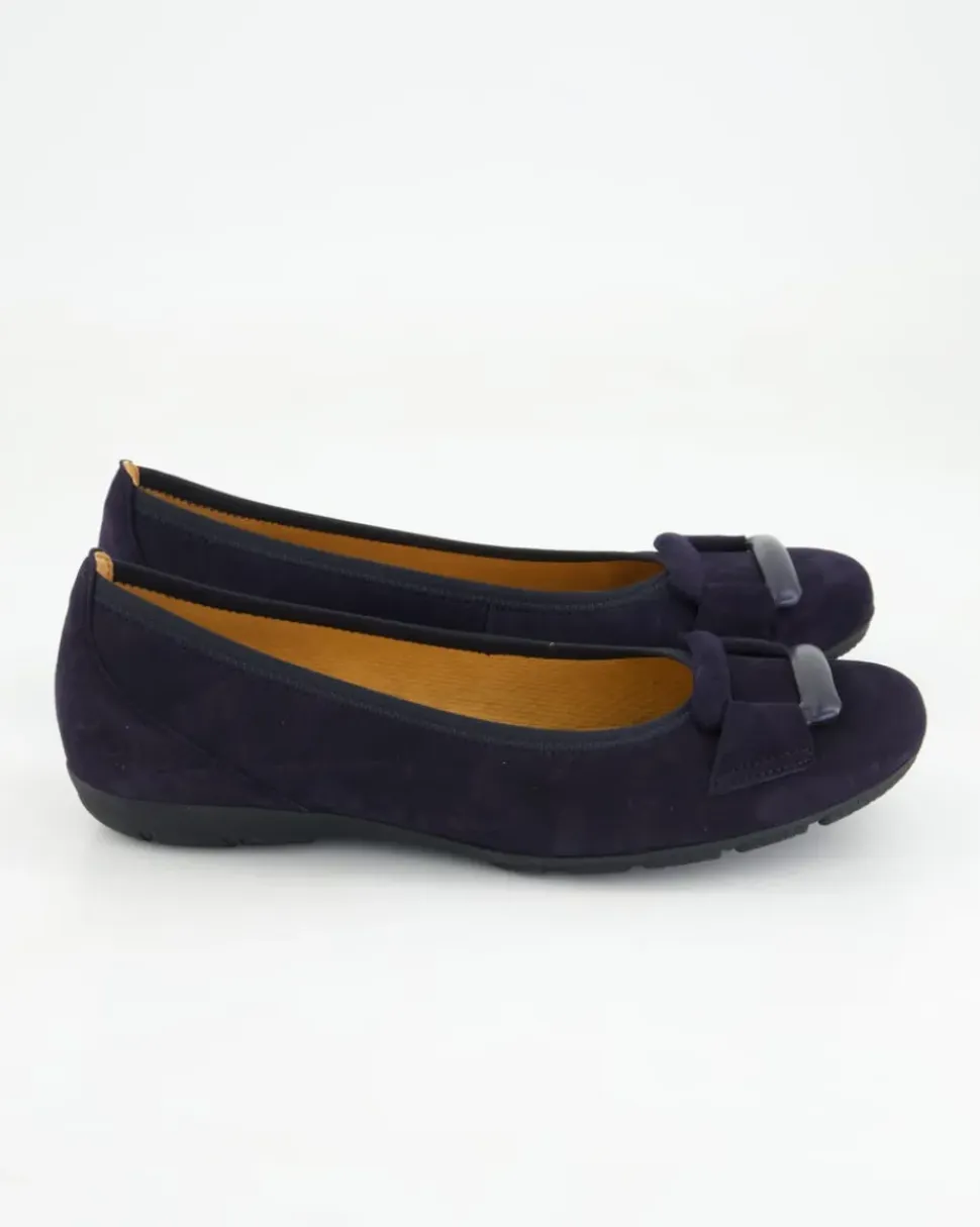 64.166.16 Ballerinas in Blau