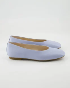 64.140.28 Ballerinas in Blau