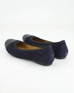 64.126.16 Ballerinas in Blau