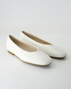 64.140.20 Ballerinas in Weiß