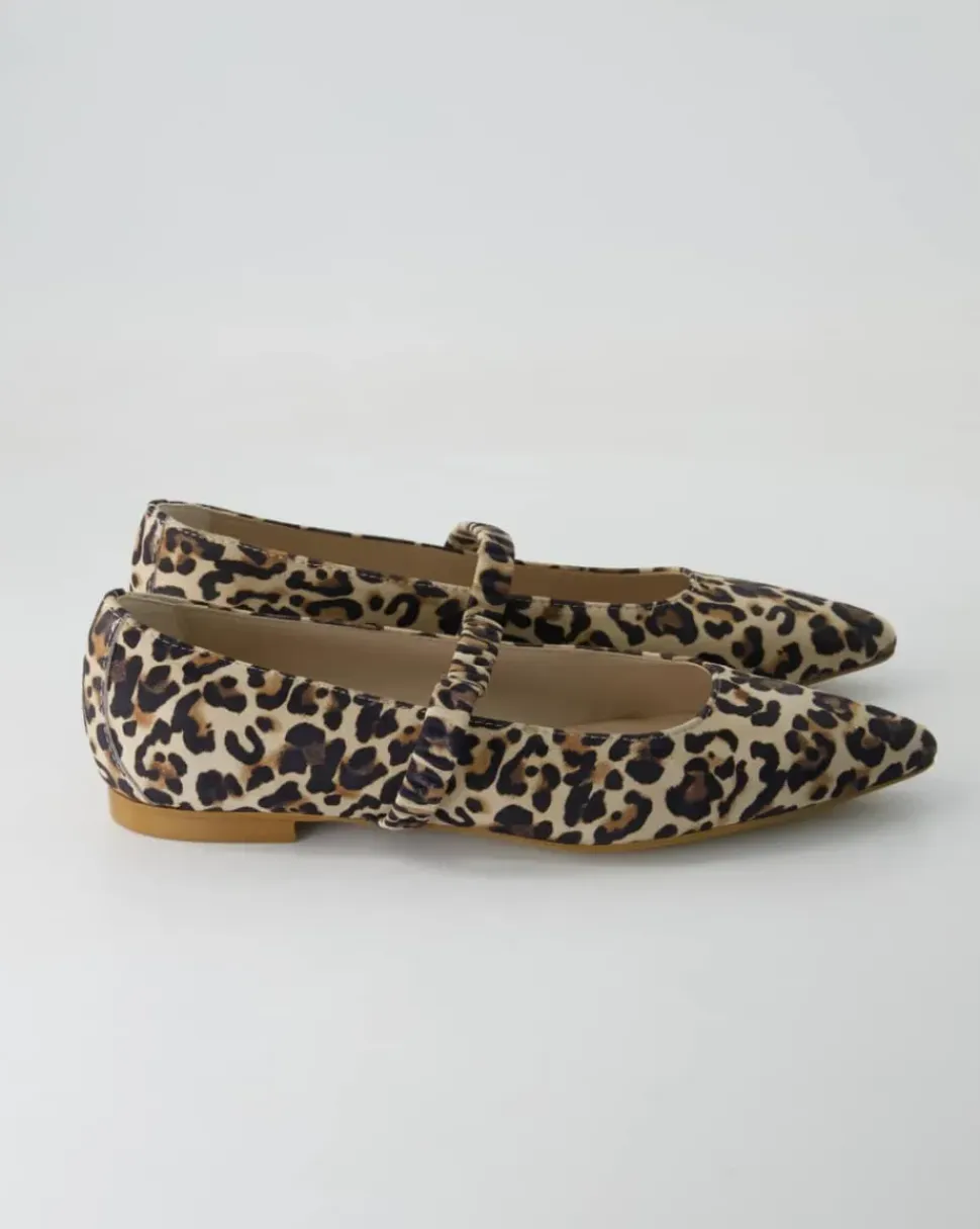 B018 Ballerinas in Beige