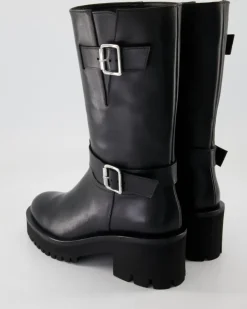 Camille Stiefel in Schwarz