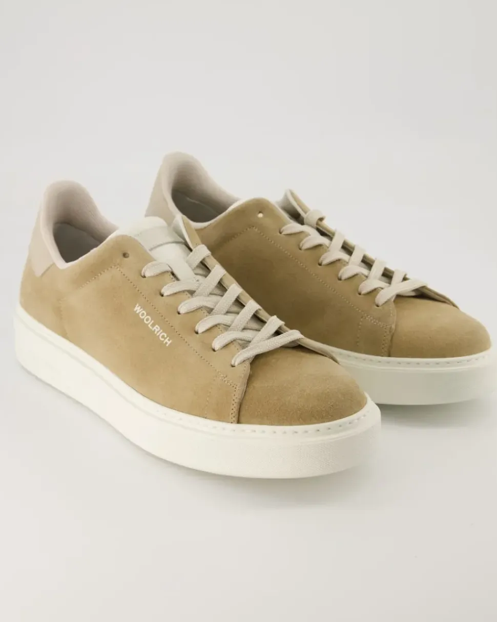 Classic Court Sneaker in Beige
