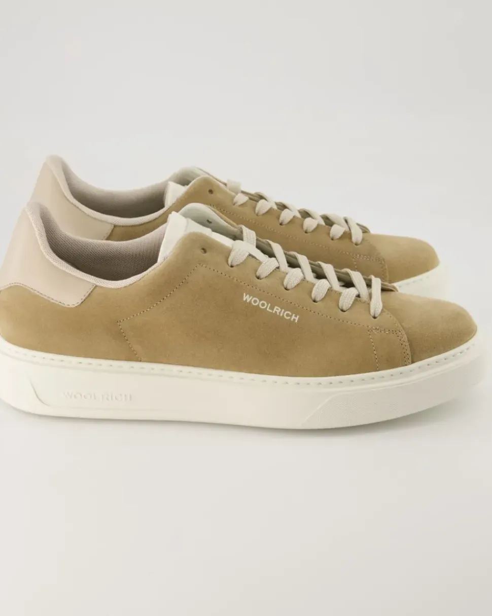 Classic Court Sneaker in Beige