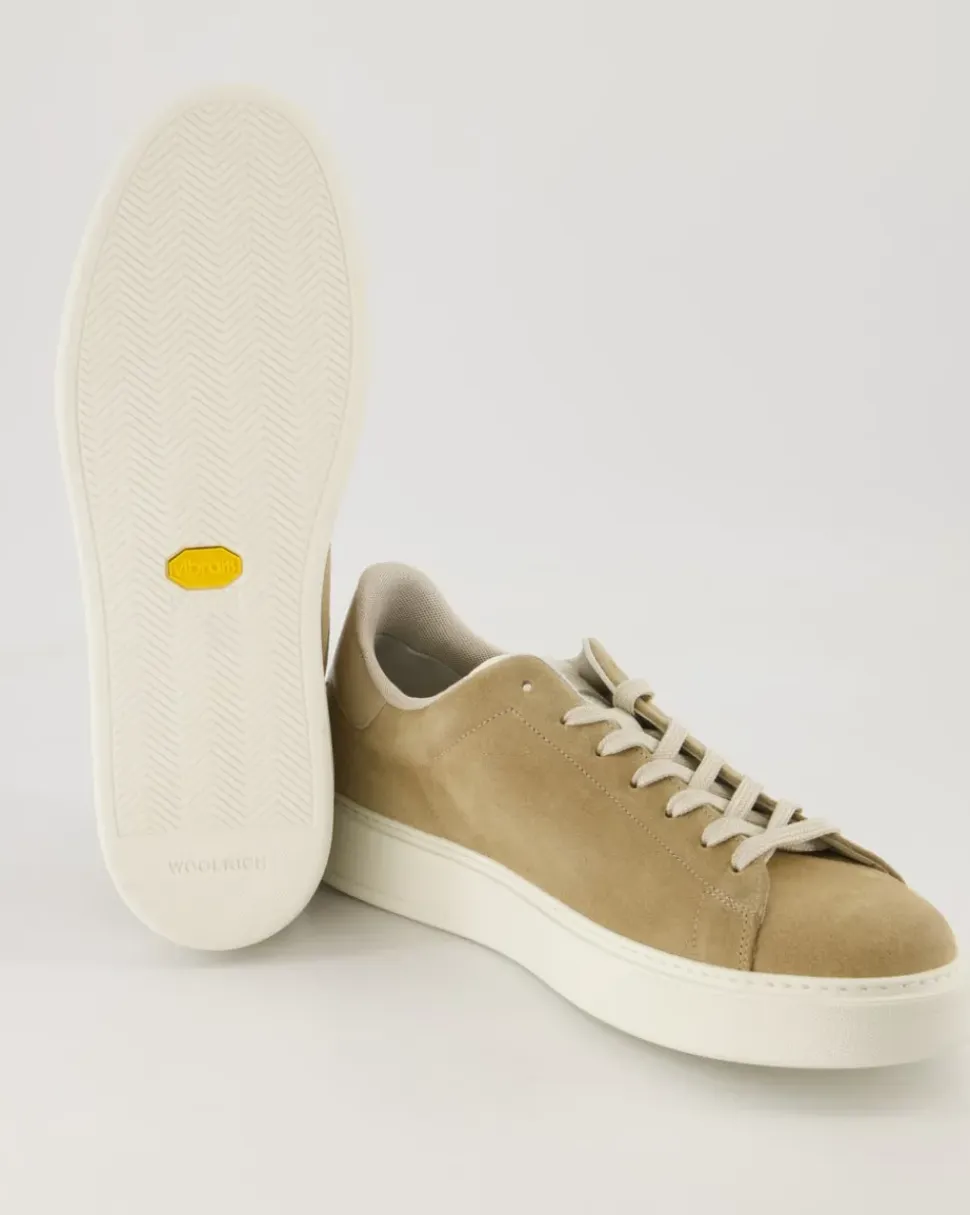 Classic Court Sneaker in Beige