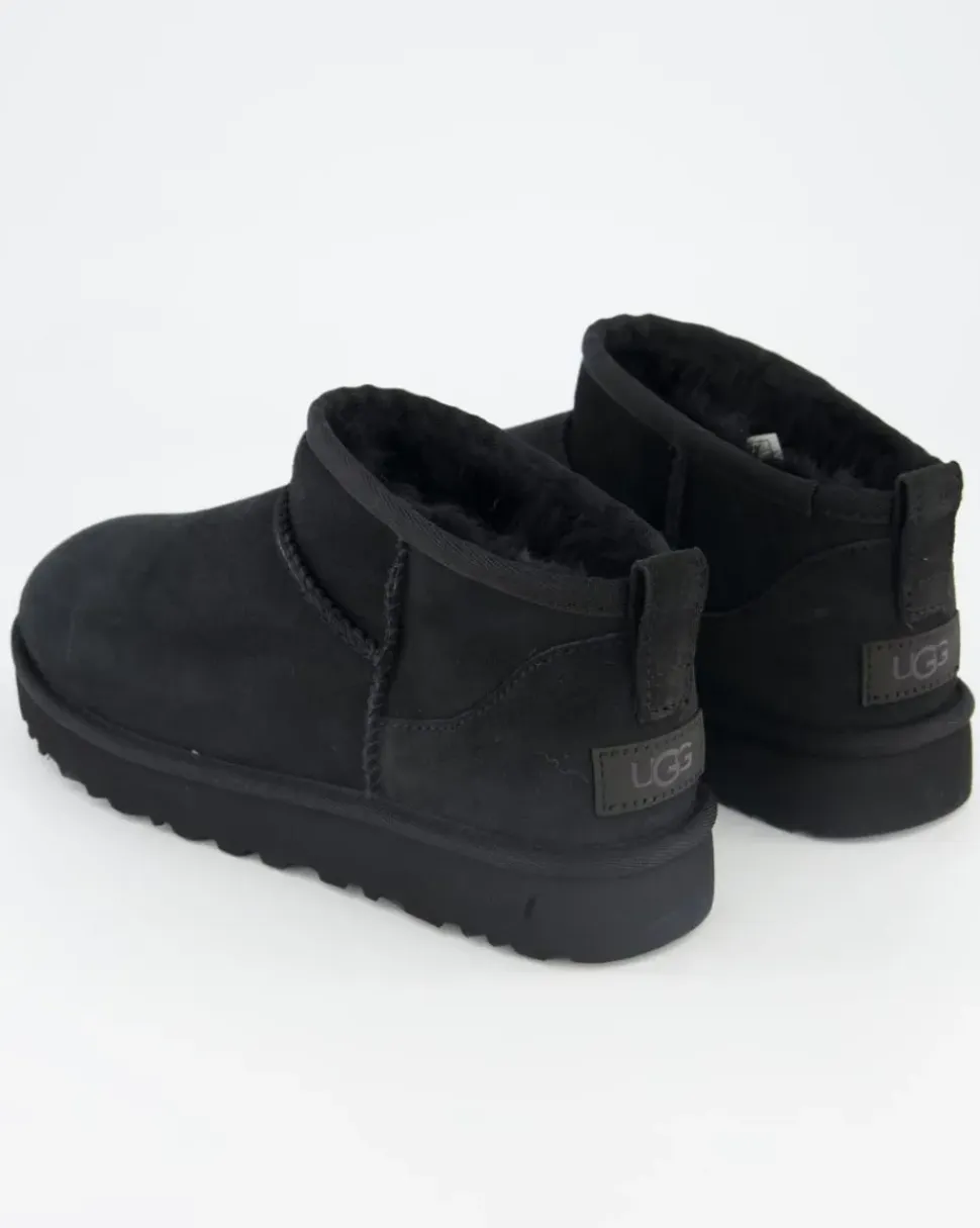 Classic Ultra Mini Winterschuhe in Schwarz