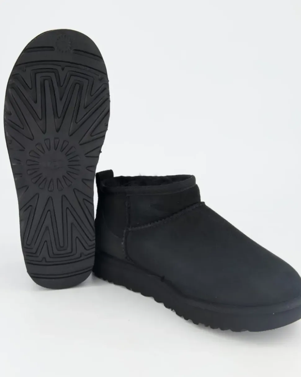 Classic Ultra Mini Winterschuhe in Schwarz
