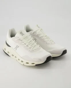 Cloudnova Form Sportschuhe in Weiß