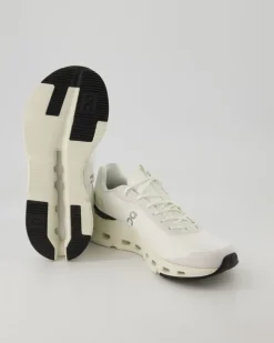 Cloudnova Form Sportschuhe in Weiß