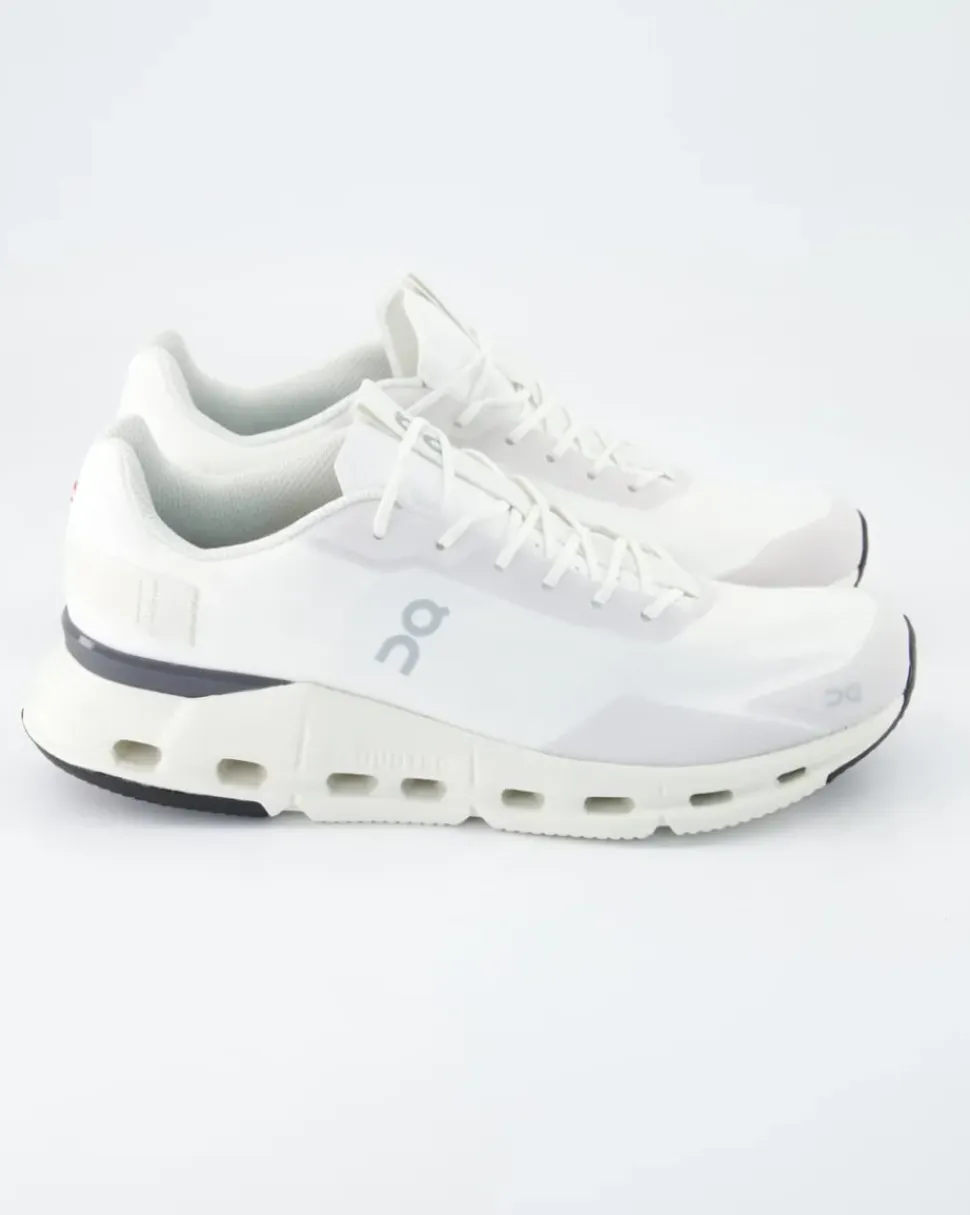 Cloudnova Form Sportschuhe in Weiß