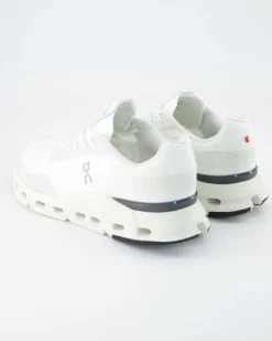 Cloudnova Form Sportschuhe in Weiß