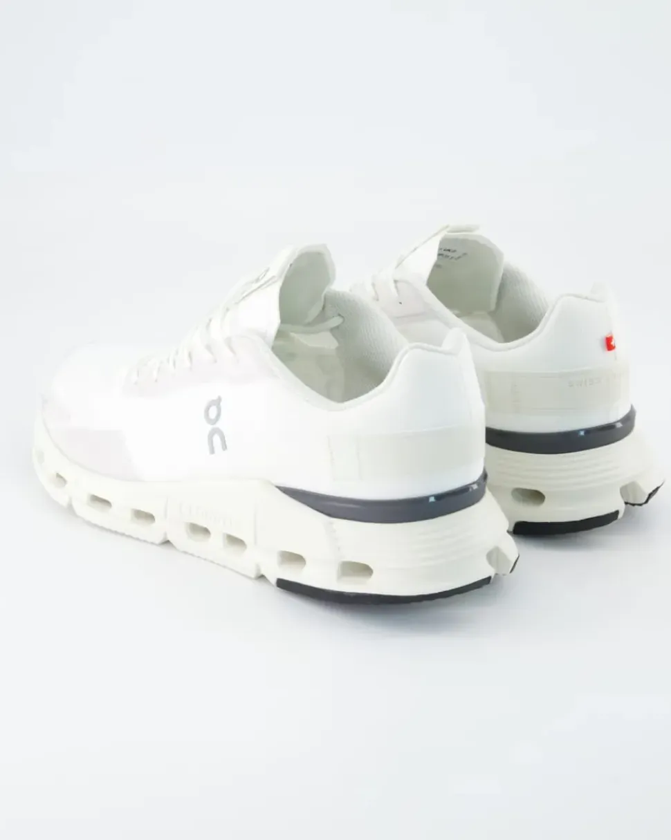 Cloudnova Form Sportschuhe in Weiß