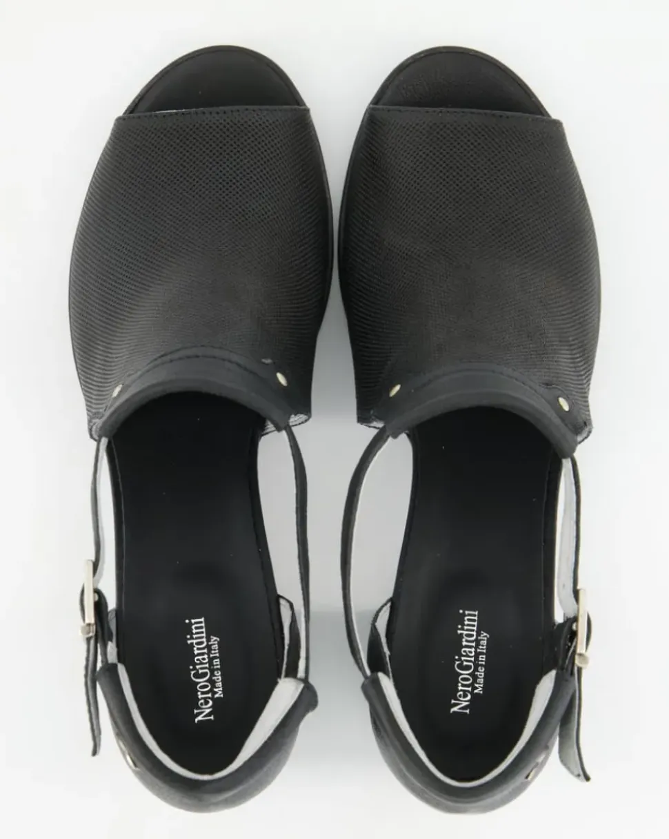 E512690D-100 Sandalen in Schwarz