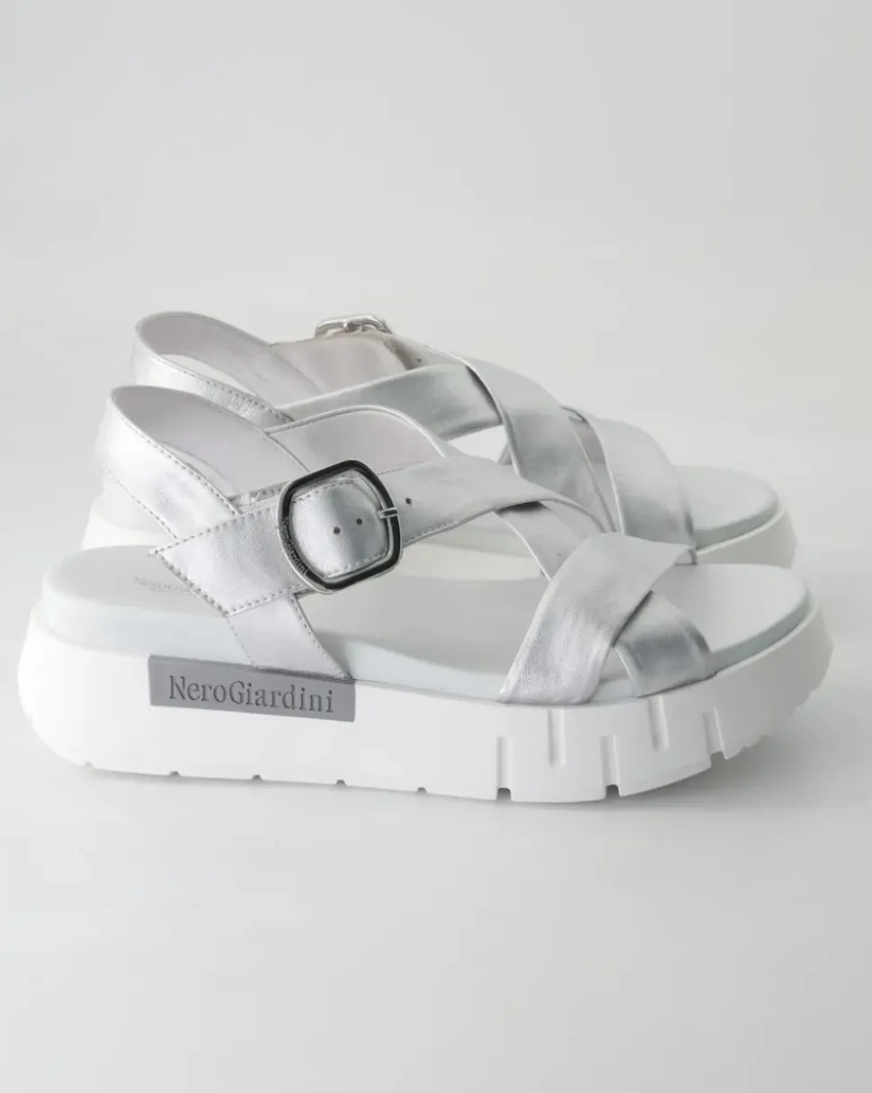 E513697D-700 Sandalen in Silber
