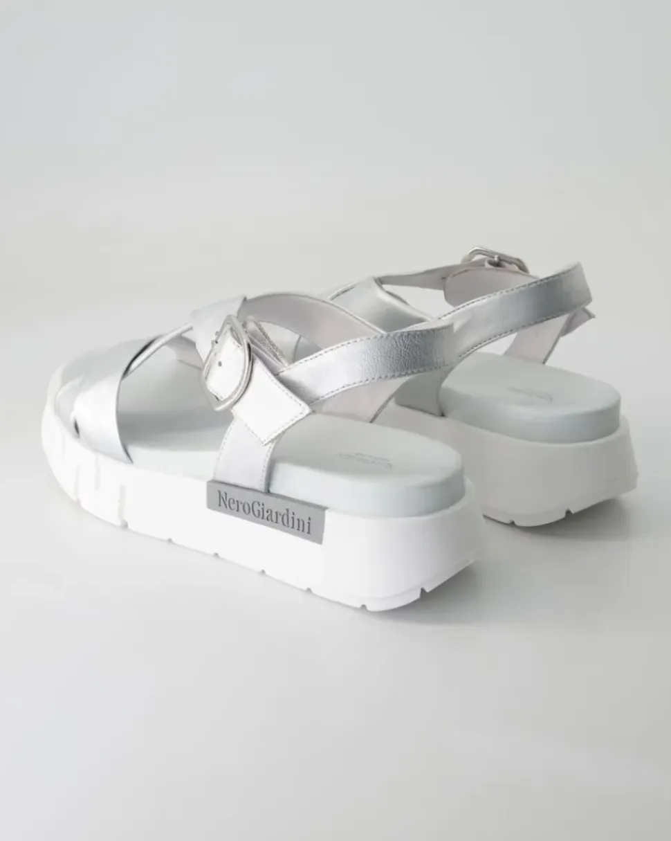 E513697D-700 Sandalen in Silber