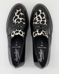 Elena Slipper in Schwarz