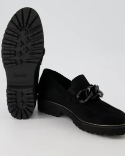 Elena Slipper in Schwarz
