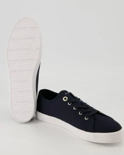 Essential Sneaker in Blau