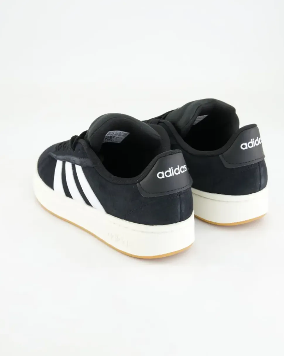 Grand Court Alpha Sneaker in Schwarz