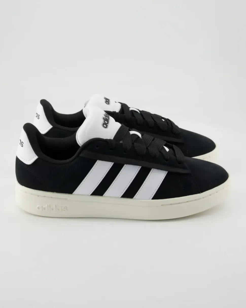 Grand Court Alpha Sneaker in Schwarz