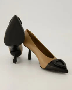 H132 Pumps in Beige