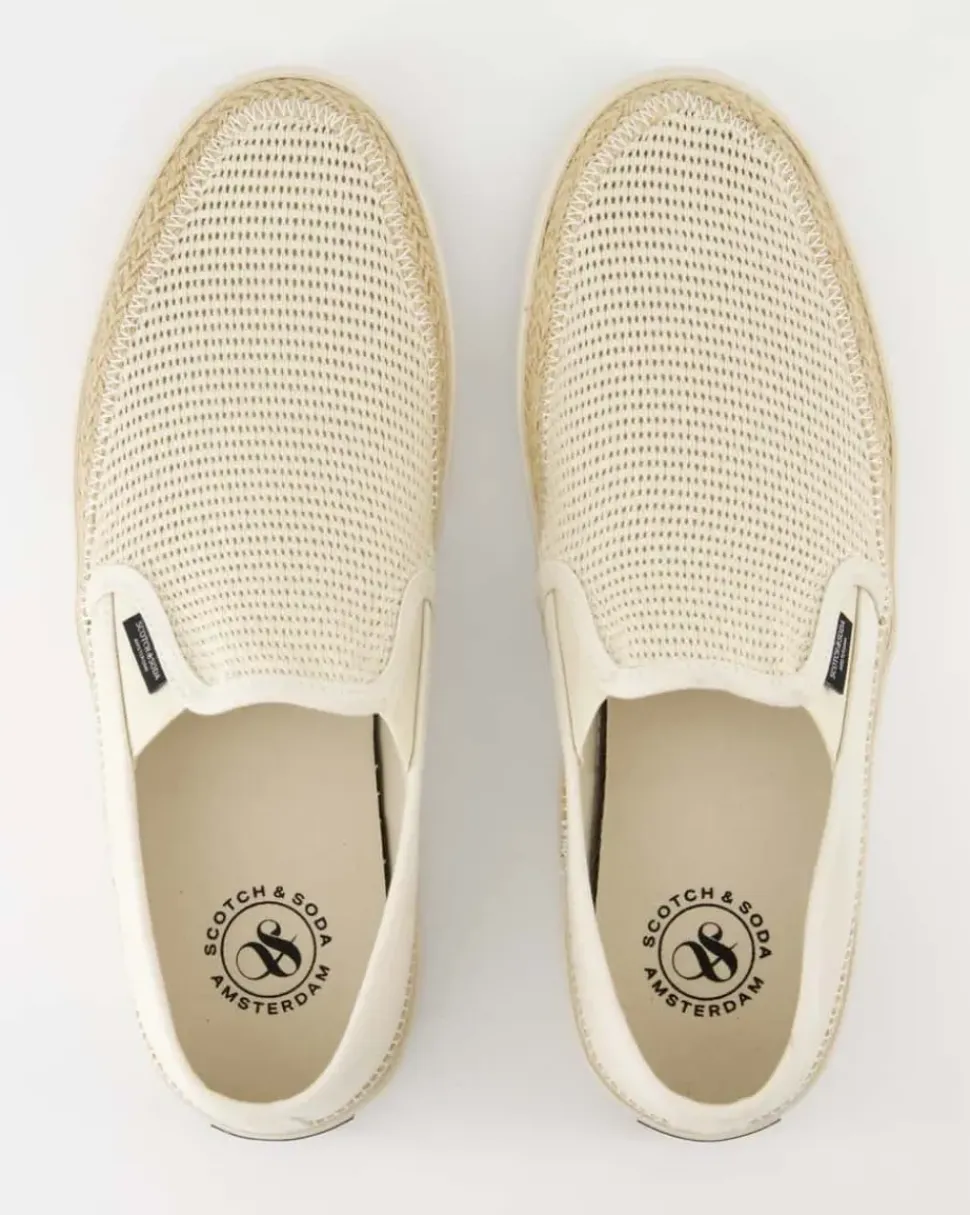 Izomi M 11C Slipper in Beige