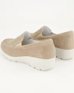Judith Slipper in Beige