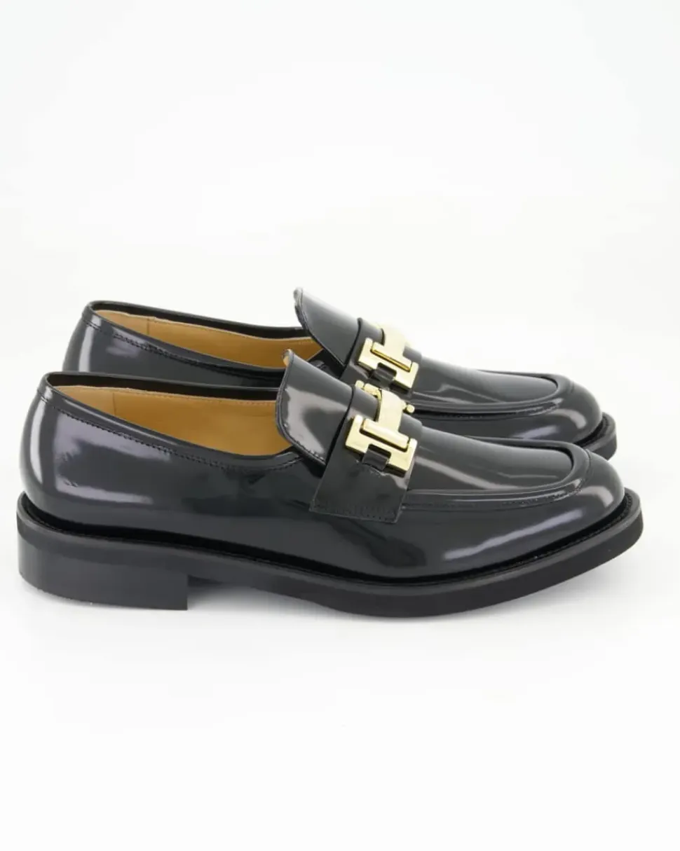 K670M Slipper in Schwarz