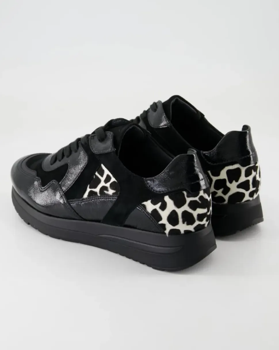 Lilly Schnürschuhe in Schwarz