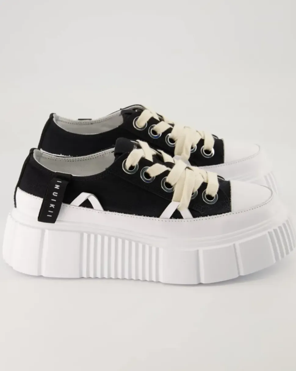 Matilda Canvas Low 23 Sneaker in Schwarz