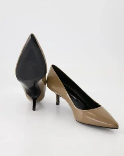 M0205 Pumps in Braun