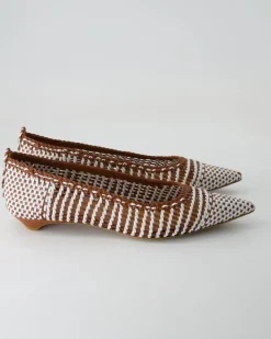 N818-405 Ballerinas in Braun