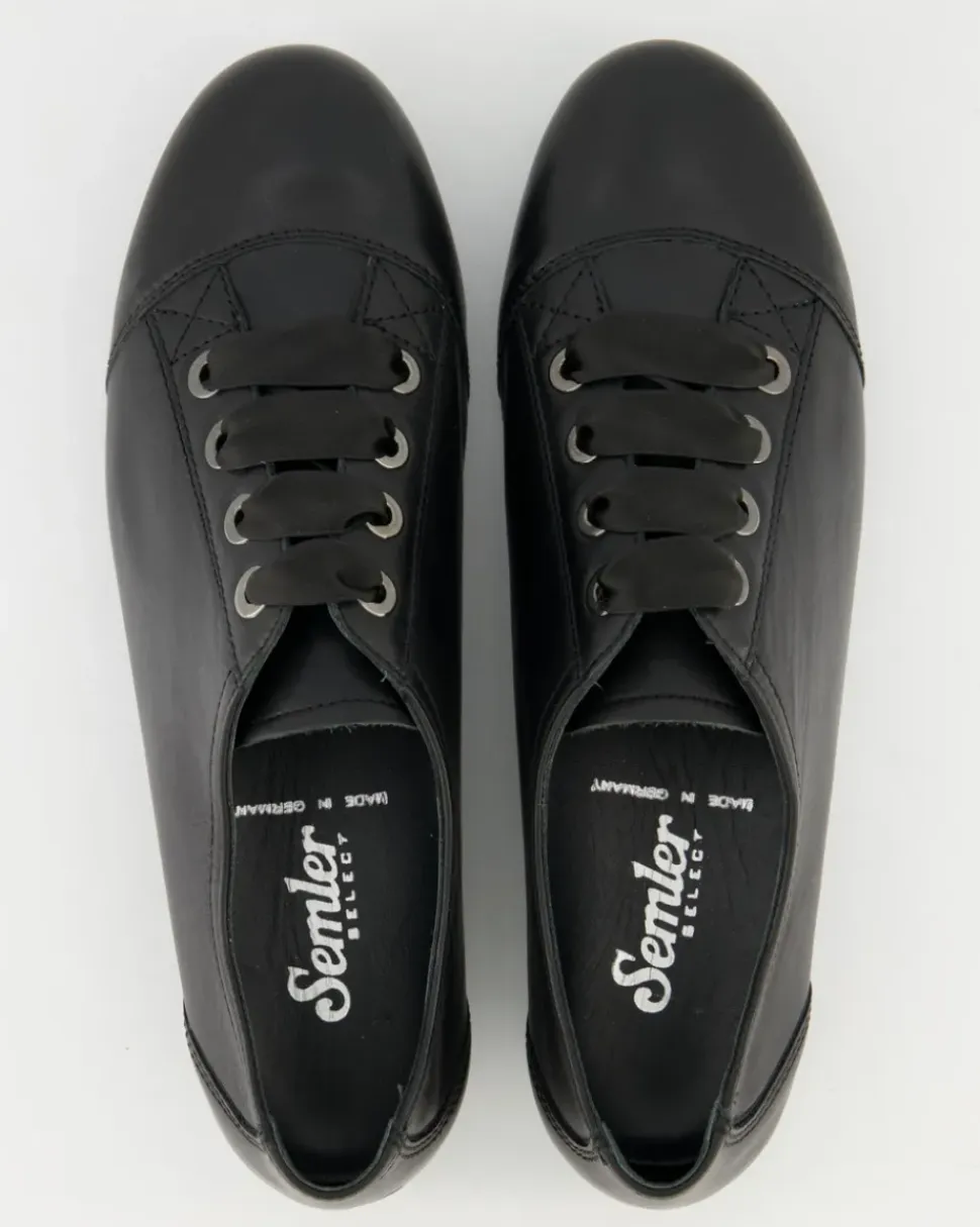 Nele Schnürschuhe in Schwarz