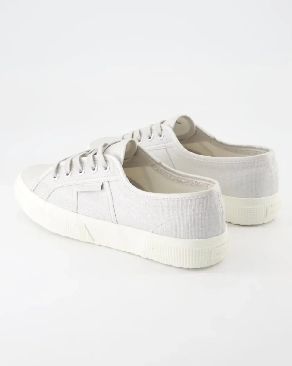 2750 Pearl Matte Canvas Sneaker in Silber