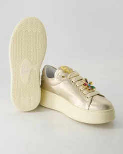 PIA Sneaker in Gold
