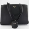 Power Play Tech Tote Handtasche in Schwarz