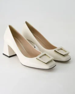 6561 Pumps in Beige
