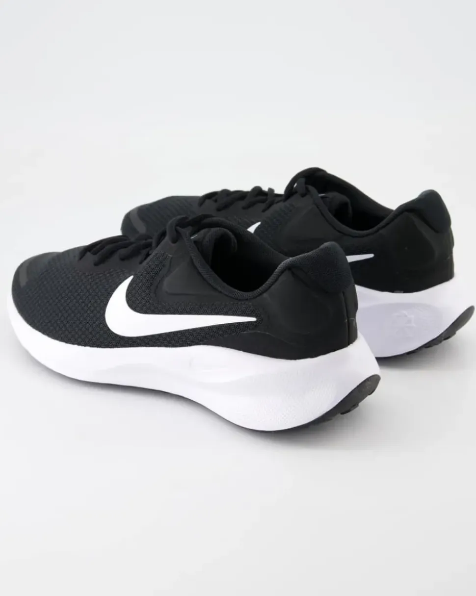 Revolution 7 Sportschuhe in Schwarz