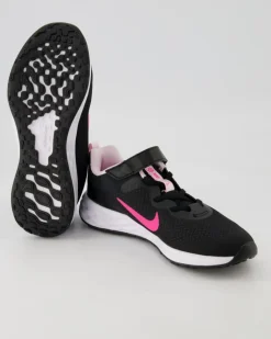 Revolution Sportschuhe in Schwarz