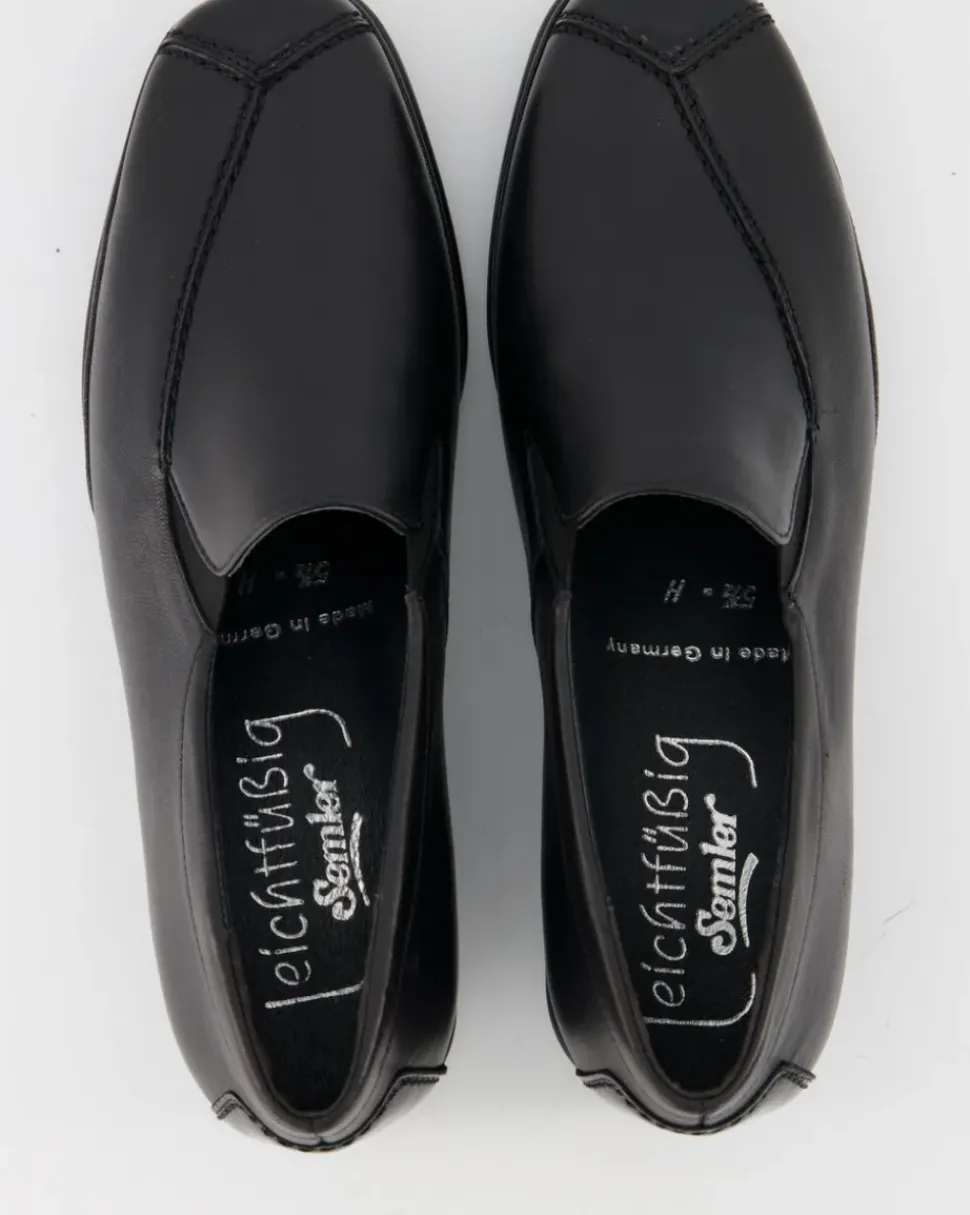 RIA Slipper in Schwarz