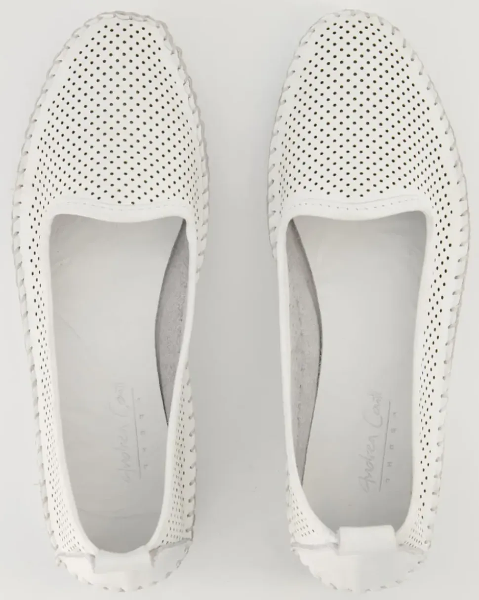21714-001 Slipper in Weiß