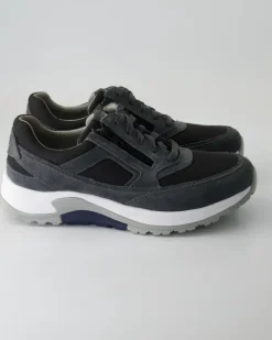 8000.25.06 Sneaker in Grau
