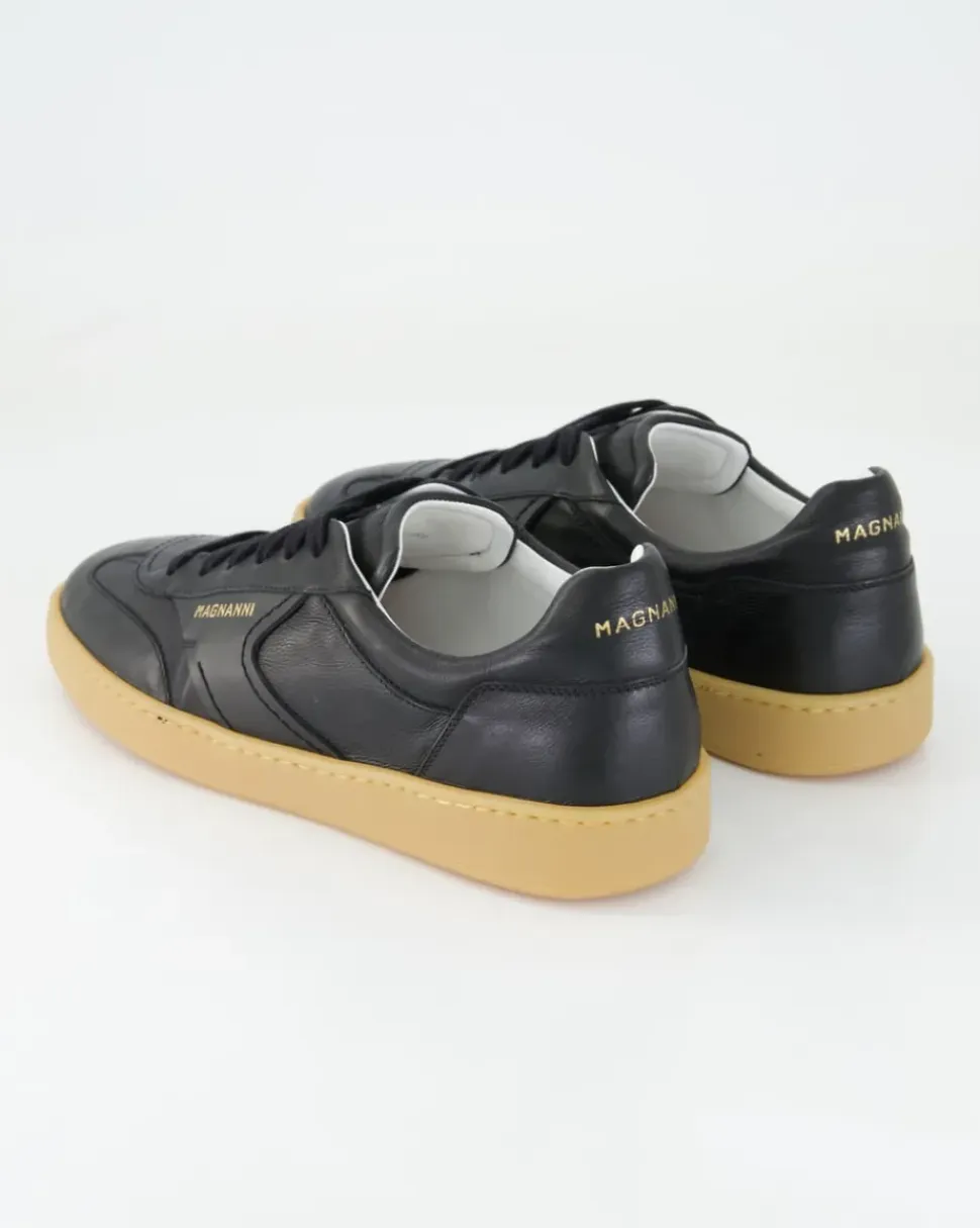 26028 Sneaker in Schwarz
