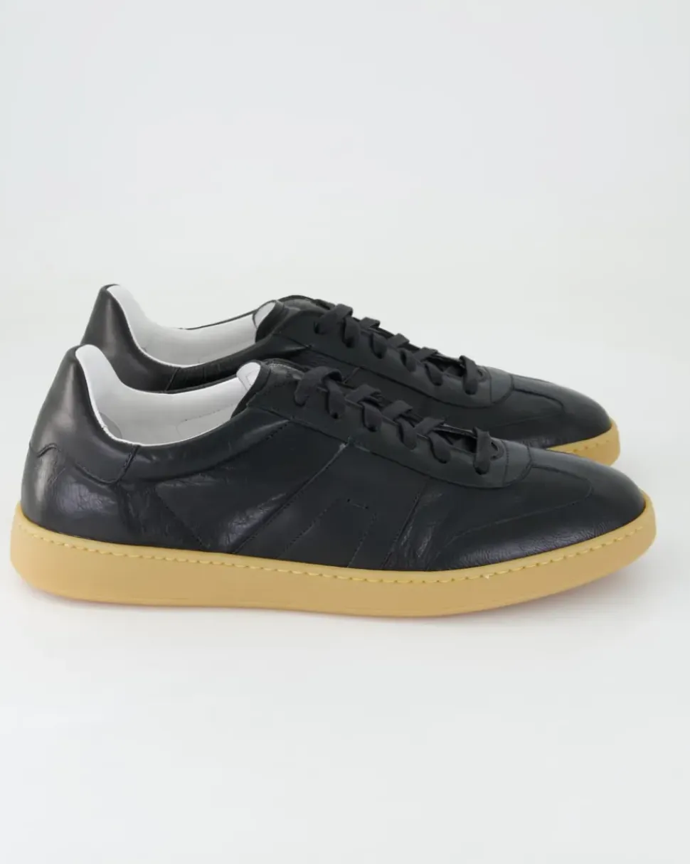 25851 Sneaker in Schwarz