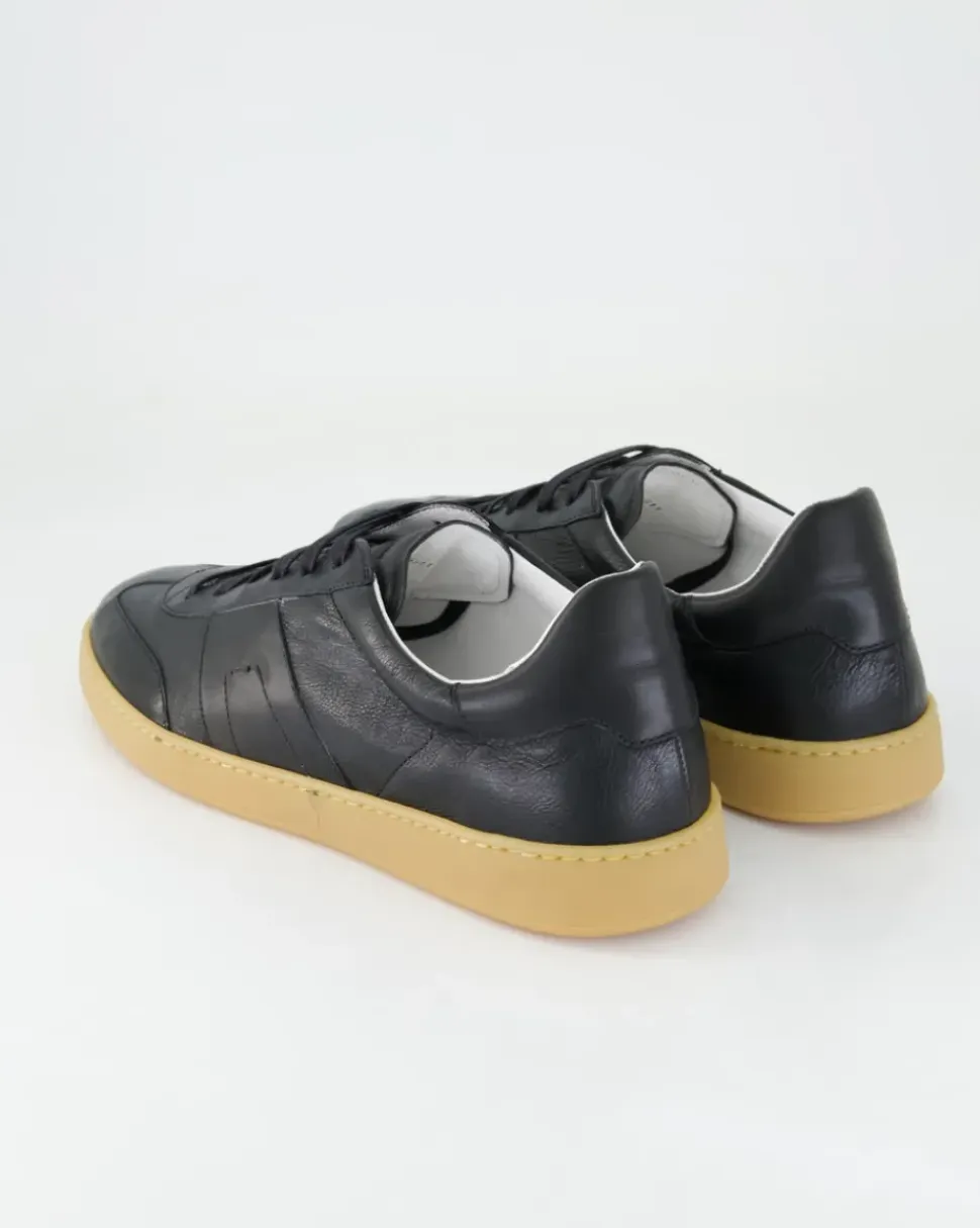 25851 Sneaker in Schwarz